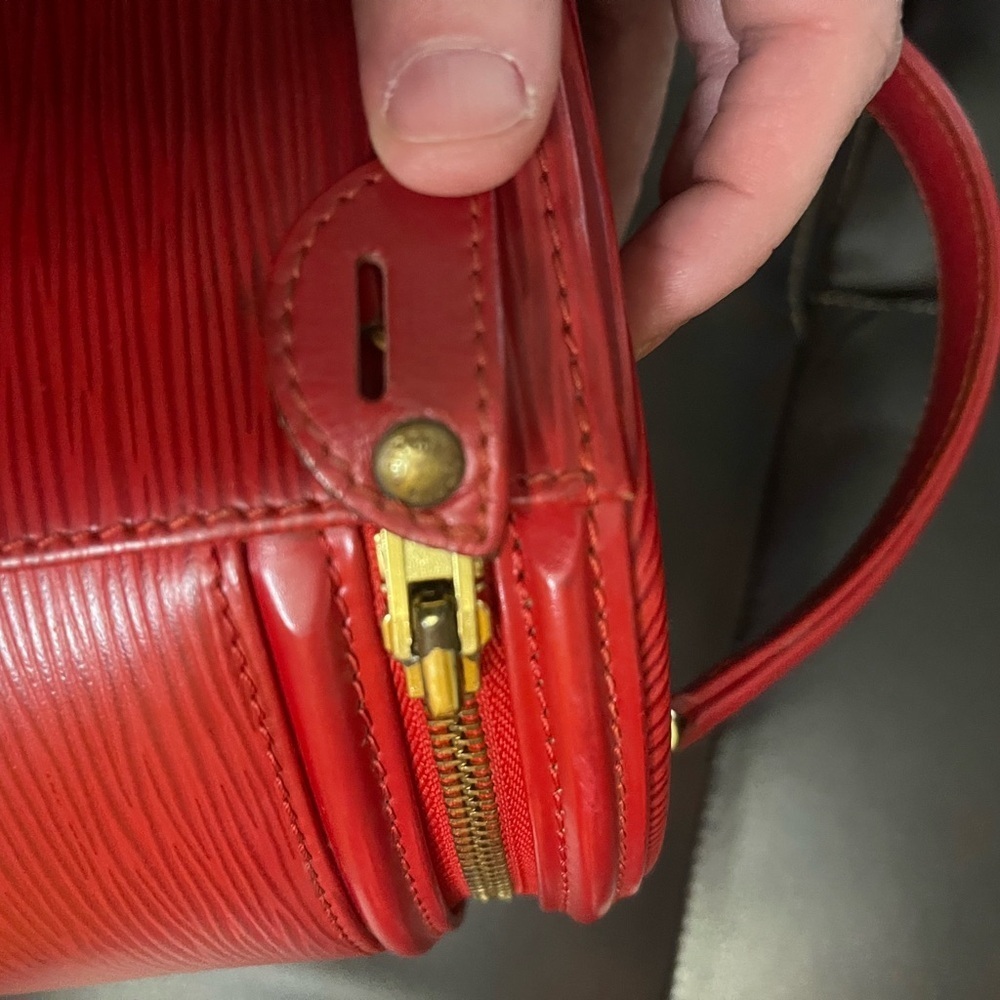 Louis Vuitton Bold Red Epi Leather Cosmetic Case - Picture 10 of 10